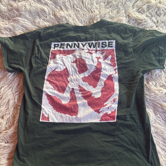 Pennywise shirt large OG style - Picture 2 of 2